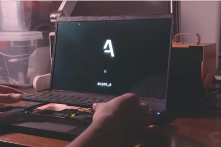 anyon_e：一款高度集成的开源 RK3588 笔记本电脑，配有世界上最薄的 QWERTY 无线机