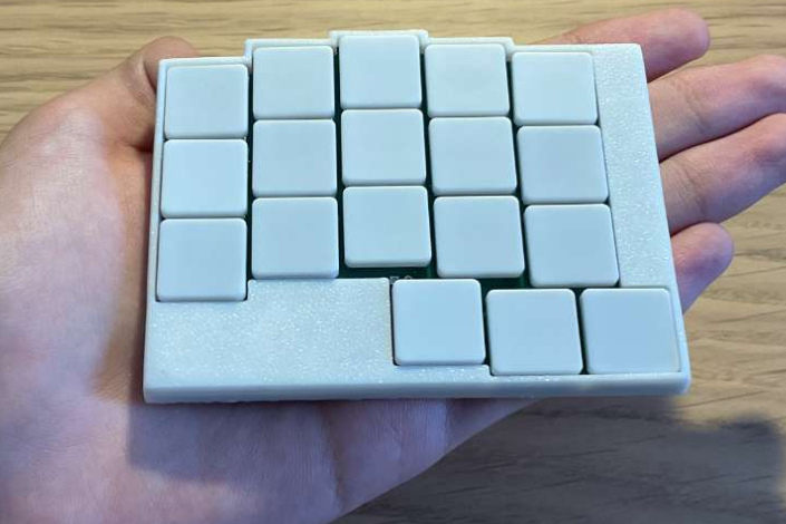 Leptosis - 7.5mm PG1316 wireless split keyboard