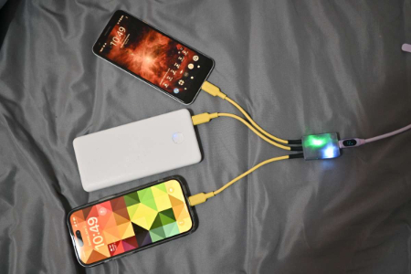 一款 USB-C 三路分流器封面