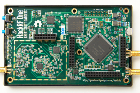 HackRF One 软件定义无线电(SDR)外设