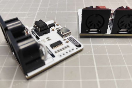 为 MiSTer FPGA 平台设计的开源 MIDI 接口板封面