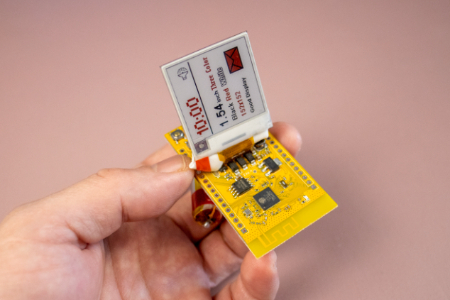 ESP32‑S3 集成 1.52寸三色 e‑ink 开源硬件开发板封面